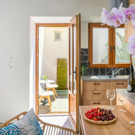 Smyrni Semesterbostad